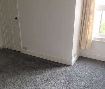 4 bedroom terraced house to rent - Photo 6