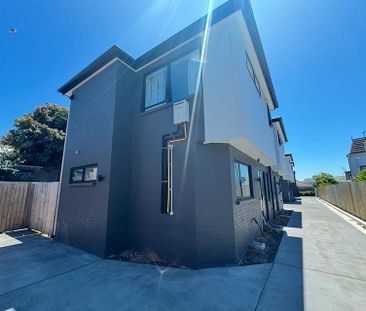 Modern 2-Bedroom Townhouse for Rent – Exceptional - Photo 5