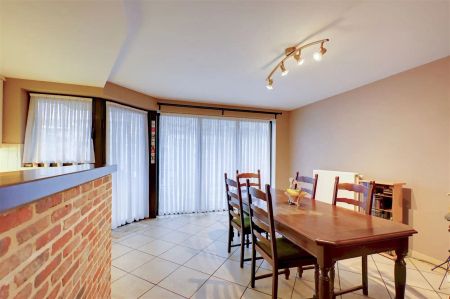 Instapklaar 2-slaapkamerappartement met 2 terrassen in Deurne - Photo 3