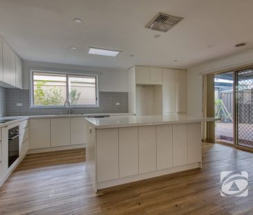 RENOVATED WITH STYLE & ROOM TO ENTERTAIN - Photo 5