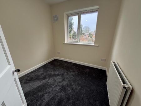 3 bedroom semi-detached house to rent - Photo 3