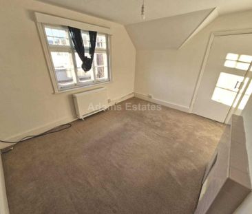 3 bedroom flat to rent - Photo 3