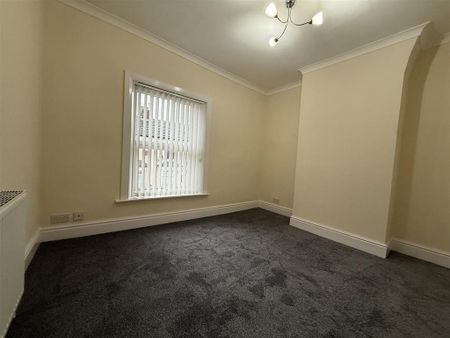 2 bedroom end of terrace house to rent - Photo 5
