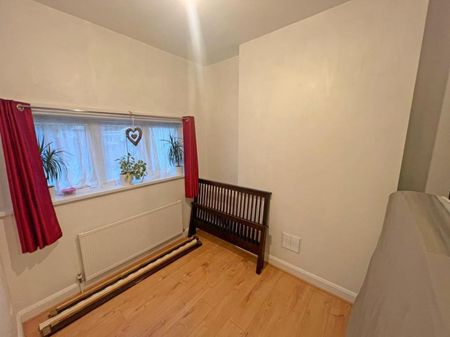 1 Bedroom Flat To Let - Photo 3