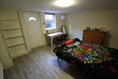 Langdale Terrace, Headingley, LS6 3DY, Leeds - Photo 3
