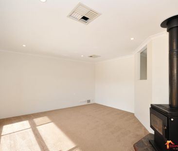 11 Muir Close, Waikiki, WA 6169 - Photo 2