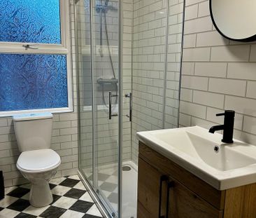 6 bedroom semi-detached house to rent - Photo 2