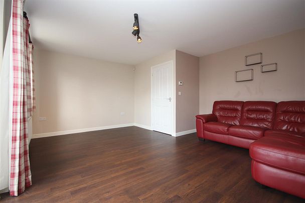 3 bedroom End Terraced to let - Photo 1