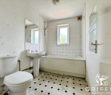 Chestnut Road, Basildon - Photo 3