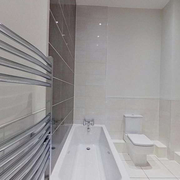 2 bedroom flat to rent - Photo 1