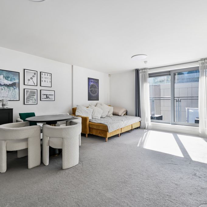 Hardwicks Square, SW18, London - Photo 1