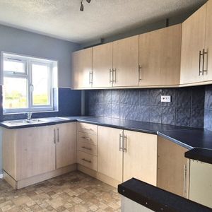 Sutton Crosses - Photo 2