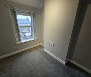 Terraced House to rent on - Photo 2