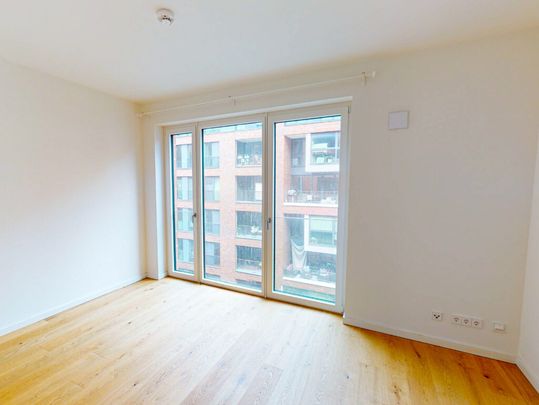 HafenCity Hamburg: Exklusive 2-Zimmer-Wohnung mit EBK und Balkon - Foto 1