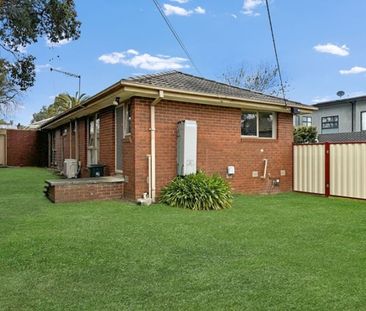 1/3 Deschamp Crescent Rowville VIC - Photo 1