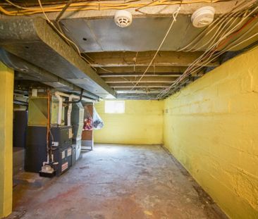 For Lease - 4046 Main Street, Niagara Falls, Ontario - Photo 3