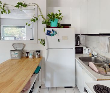 For Lease - 37 Bellwoods Avenue Unit# 1, Toronto, Ontario - Photo 1