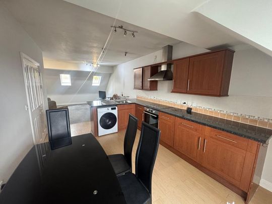 2 bedroom flat to rent - Photo 1