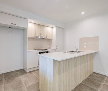 Modern 3 Bedroom Duplex! - Photo 6