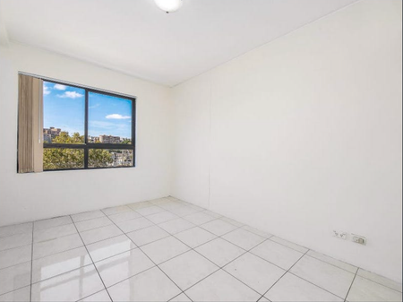 Stylish Inner-City Living in the Heart of Chippendale - Photo 2