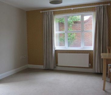 Shottery Close, Redditch - Photo 6