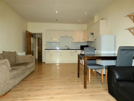 1 bedroom ground floor flat to rent - Photo 4