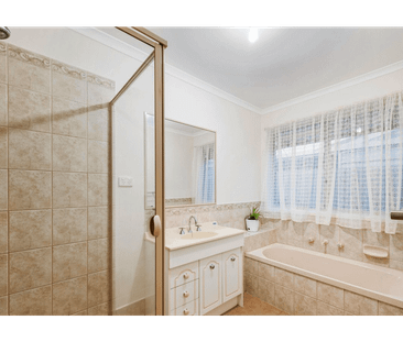 Stunning 4-Bedroom Family Home in Hoppers Crossing - Photo 5 | Rentumo