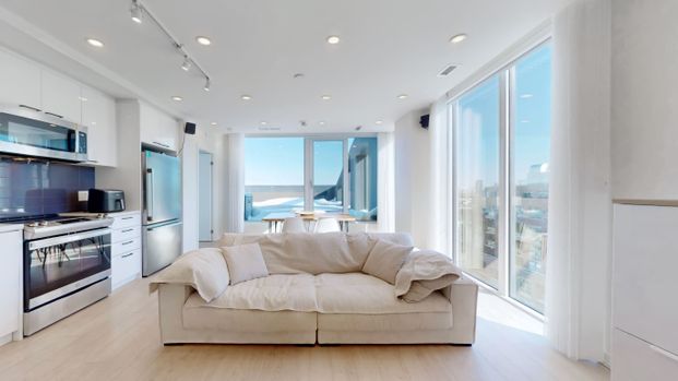 For Lease - 1808 St Clair Avenue Unit# 1101, Toronto, Ontario - Photo 1