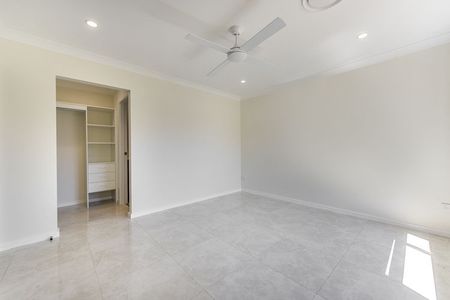 4 BEDROOM HOME WITH 3 BATHROOMS - Photo 3