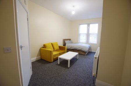 Studio to rent - Photo 2