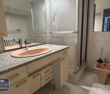 Location Appartement 4 pièces 68m² MARSEILLE 3ème - Photo 2