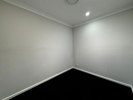 Convenient Living in Morisset - Photo 3