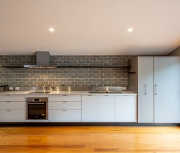 10 Little Smith Street, Kensington VIC 3031 - Photo 2