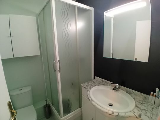 AIX LA DURANNE APPARTEMENT T3 MEUBLE AVEC TERRASSE ET GARAGE, - Photo 1