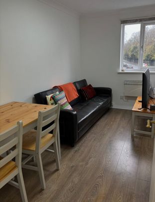 Room in a Shared Flat, Morden, SM4 - Photo 1