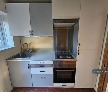 2 bedroom semi-detached house to rent - Photo 4