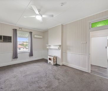 Single Level Family Home! - Photo 4