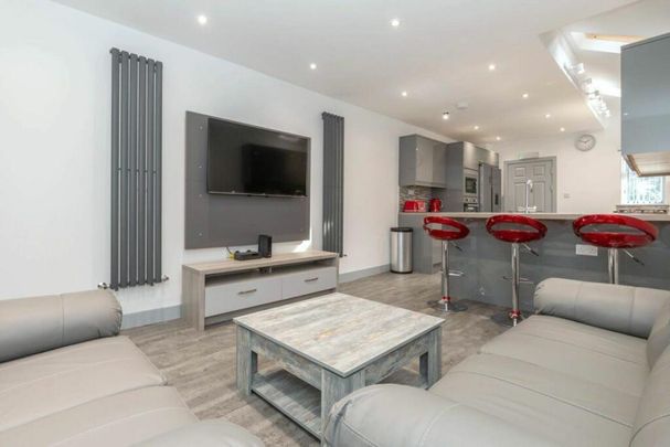 7 bedroom semi-detached house to rent - Photo 1