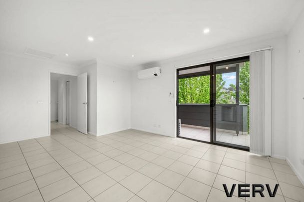 FABULOUS TWO BEDROOM TOWNHOUSE - Photo 1