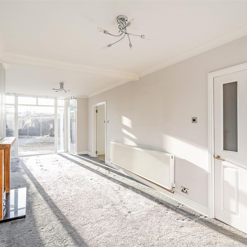 3 bed semi-detached house to rent in Stroud Road, Shirley, Solihull - Photo 1