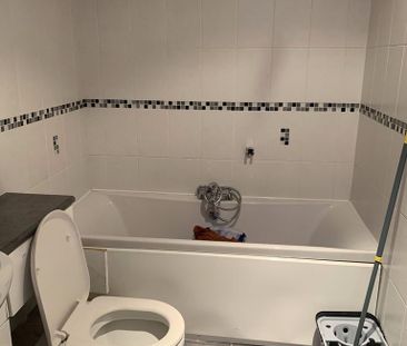 1 bedroom in a house share to rent - Photo 6