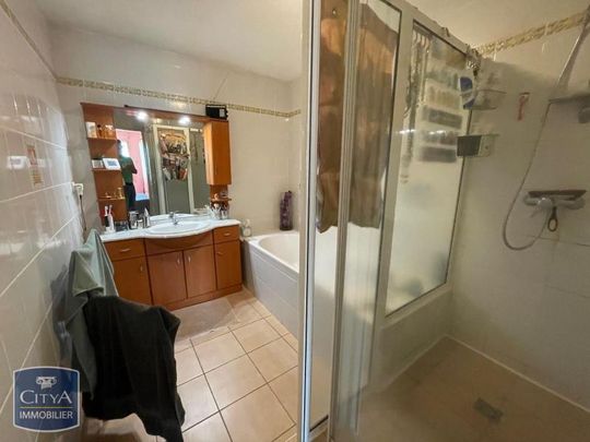 Location Appartement 2 pièces 66m² ST DENIS 97400 - Photo 1