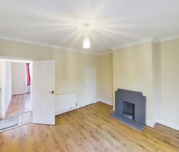 2 bedroom end of terrace house to rent - Photo 1
