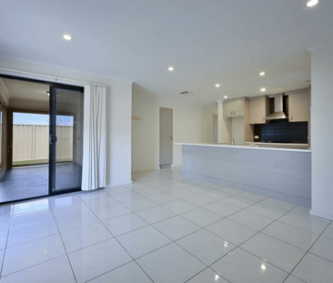 3 Bedroom and 3 Bathroom House for Rent in Whyalla Norrie - Photo 4
