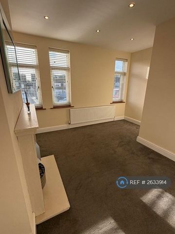 2 bedroom maisonette to rent - Photo 3