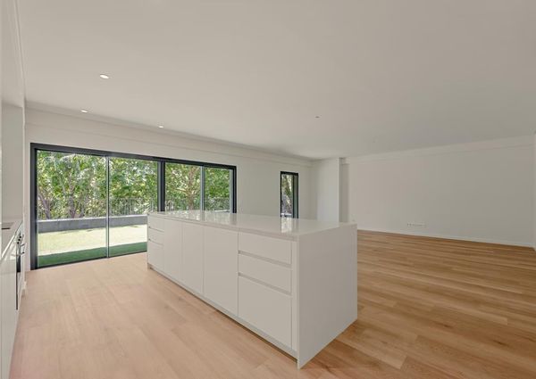 2 Bedroom Apartment with garden, Miraflores, Oeiras