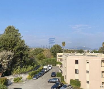 Beau 2 pièces – Emplacement privilégié à deux pas de la mer - Photo 4