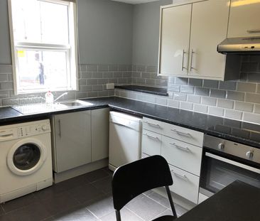 Ridgeway Terrace, Woodhouse, LS6 2HU, Leeds - Photo 4