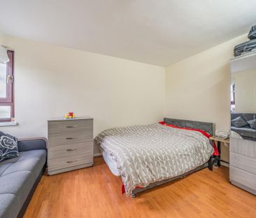 3 bedroom apartment to rent - Photo 4