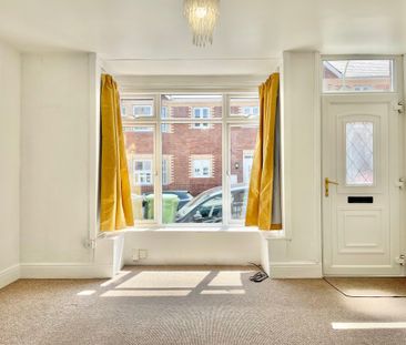 3 bedroom Three Bedroom House to rent - Photo 5